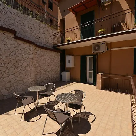 Homely Pride Roma